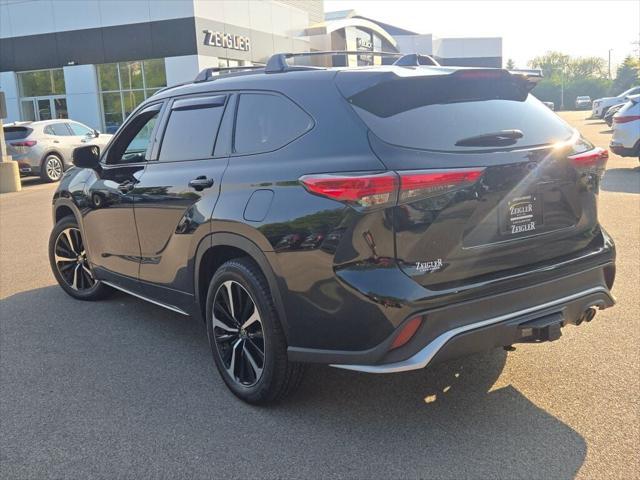 used 2021 Toyota Highlander car, priced at $34,895