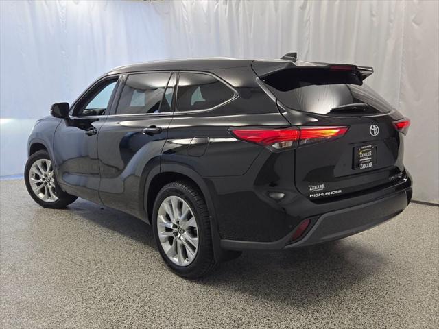 used 2022 Toyota Highlander car, priced at $40,819