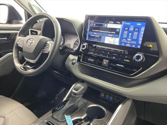 used 2022 Toyota Highlander car, priced at $40,819