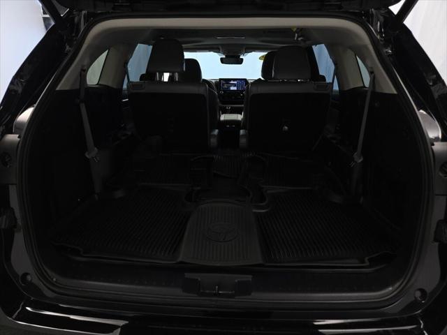 used 2022 Toyota Highlander car, priced at $40,819