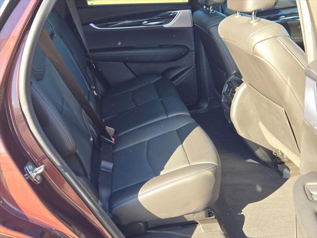 used 2022 Cadillac XT5 car, priced at $34,466