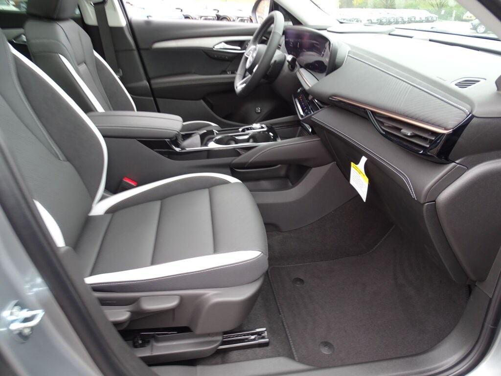 new 2025 Buick Envision car, priced at $36,997