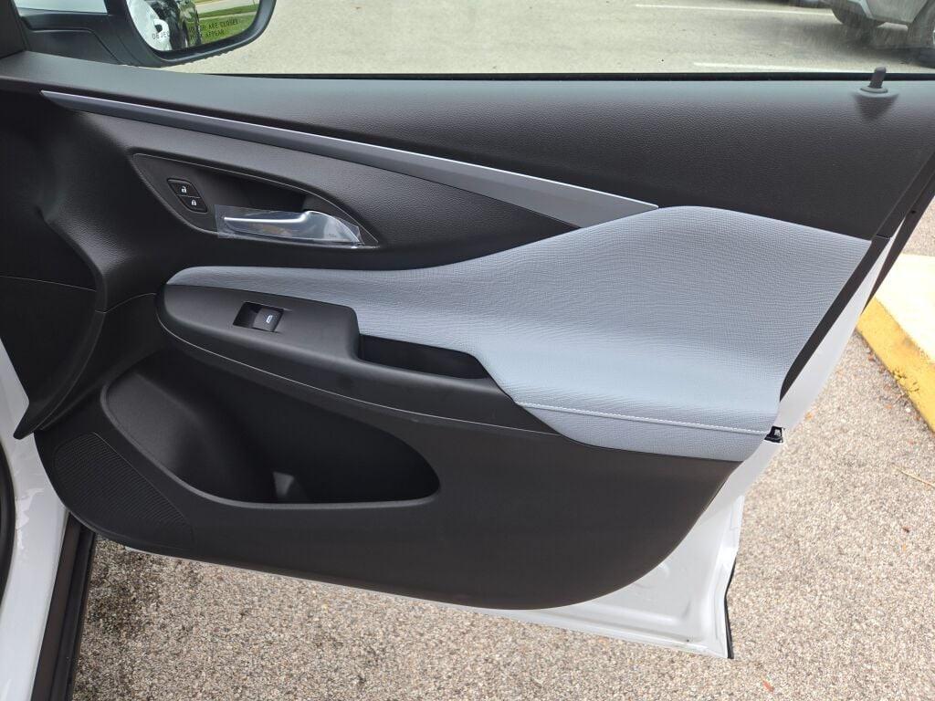 new 2025 Buick Envista car, priced at $22,997