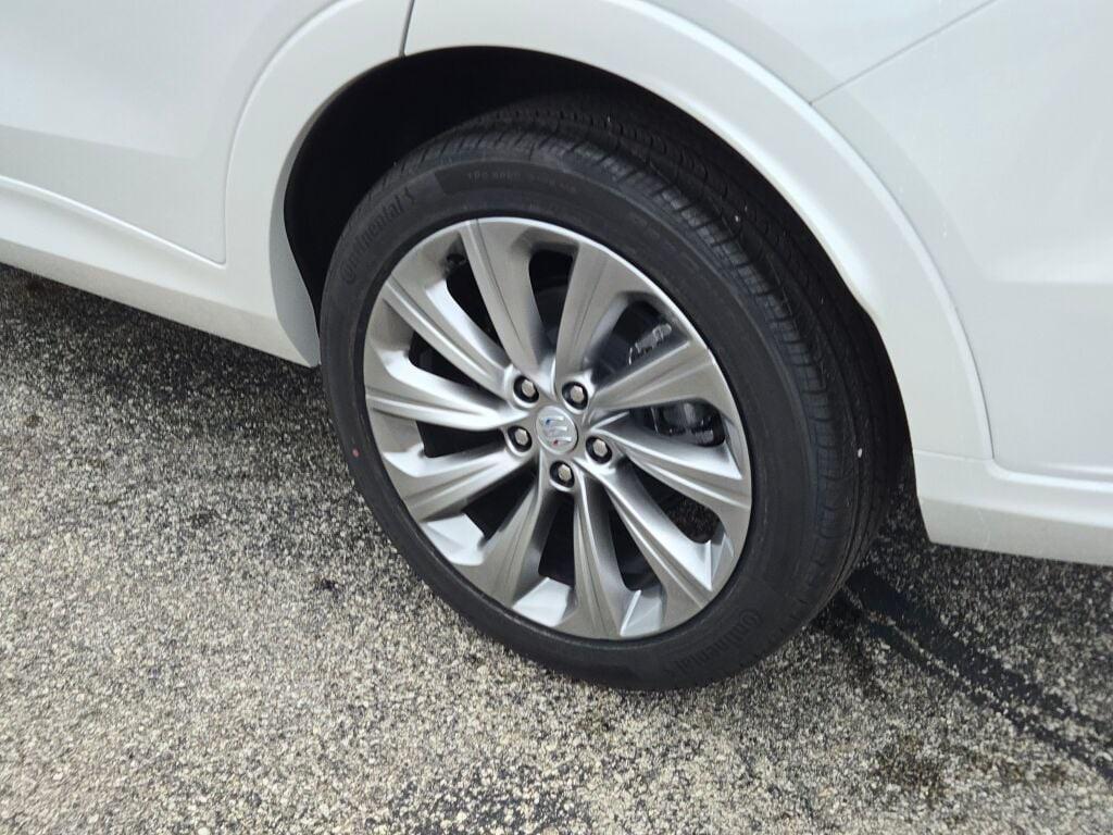 new 2025 Buick Envista car, priced at $28,997