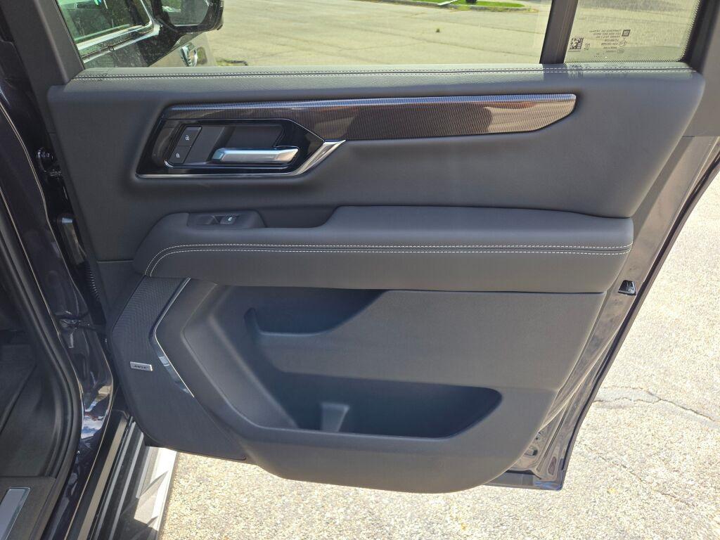 new 2025 GMC Yukon XL car, priced at $72,352