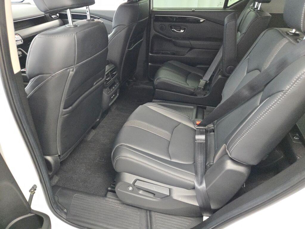 used 2023 Honda Pilot car, priced at $37,754