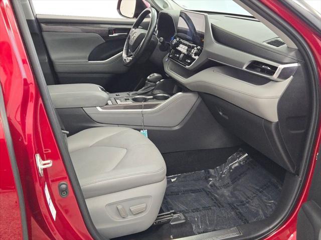 used 2021 Toyota Highlander Hybrid car, priced at $37,950