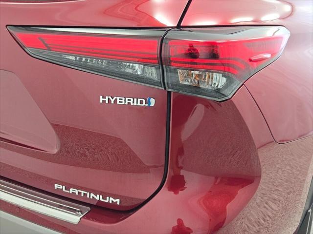 used 2021 Toyota Highlander Hybrid car, priced at $37,950