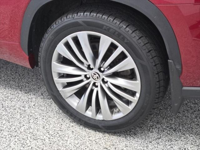 used 2021 Toyota Highlander Hybrid car, priced at $36,516