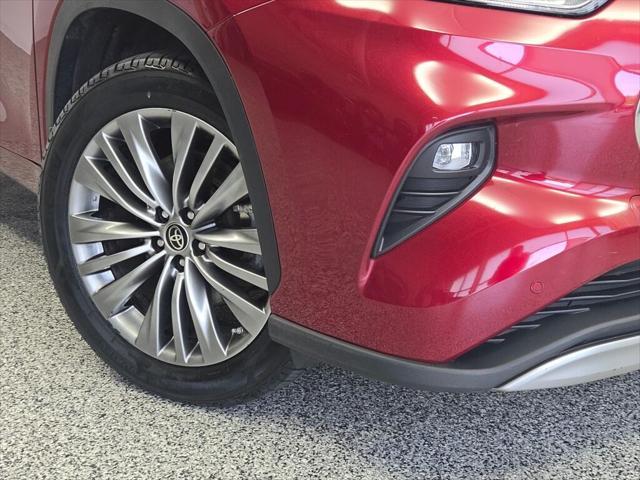 used 2021 Toyota Highlander Hybrid car, priced at $37,950