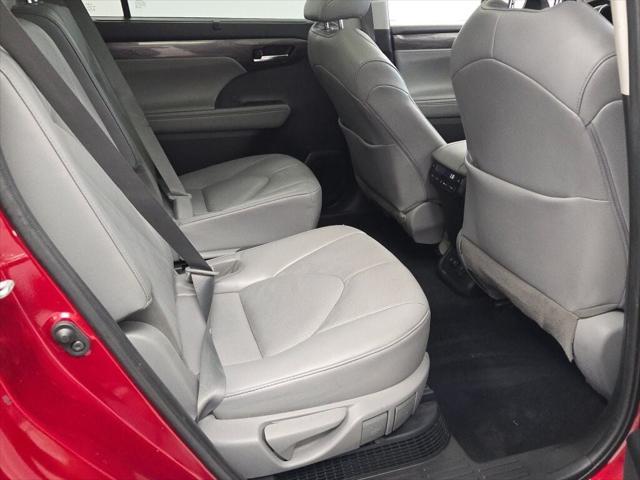 used 2021 Toyota Highlander Hybrid car, priced at $36,516