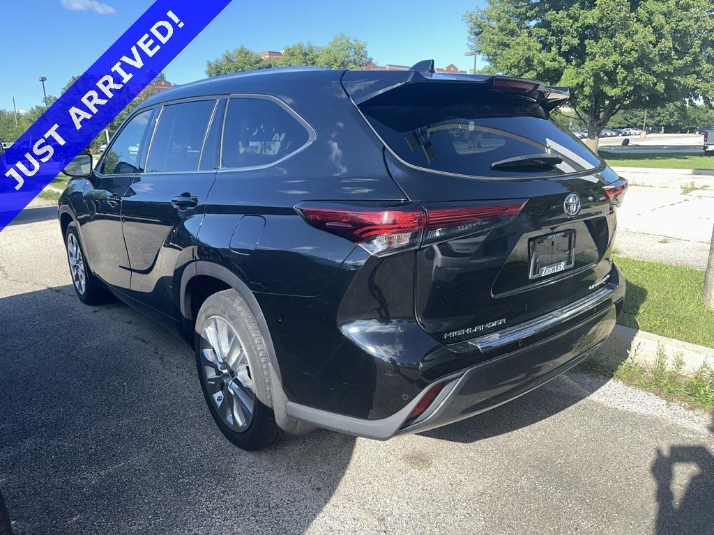 used 2021 Toyota Highlander car, priced at $37,300