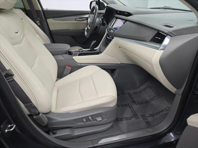 used 2022 Cadillac XT5 car, priced at $31,270