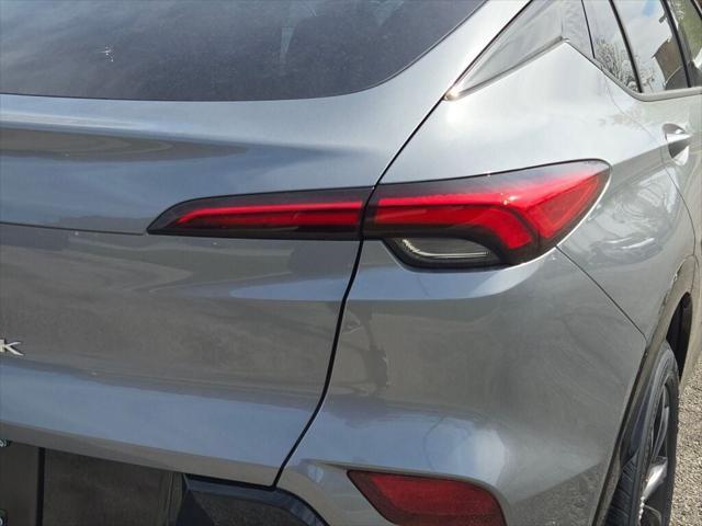 new 2025 Buick Envista car, priced at $27,997