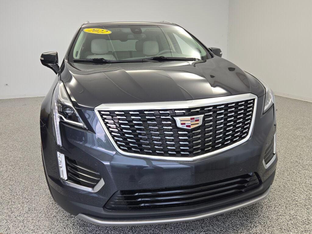 used 2022 Cadillac XT5 car, priced at $29,915