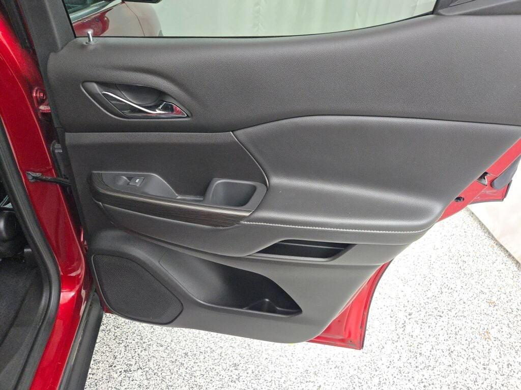 used 2023 GMC Acadia car, priced at $24,099