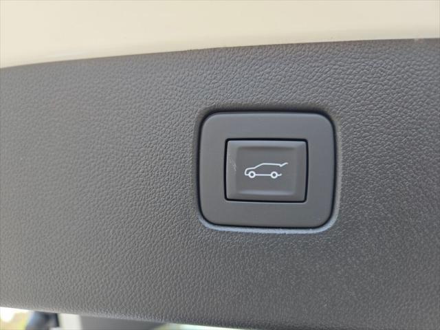 new 2025 Buick Envista car, priced at $28,312