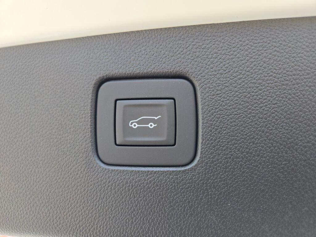 new 2025 Buick Envista car, priced at $29,797