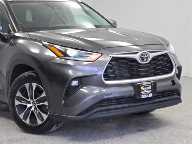 used 2021 Toyota Highlander car, priced at $33,653