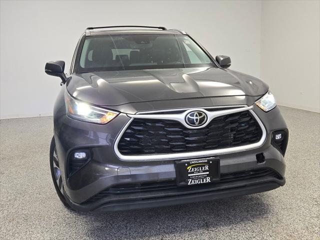 used 2021 Toyota Highlander car, priced at $33,653