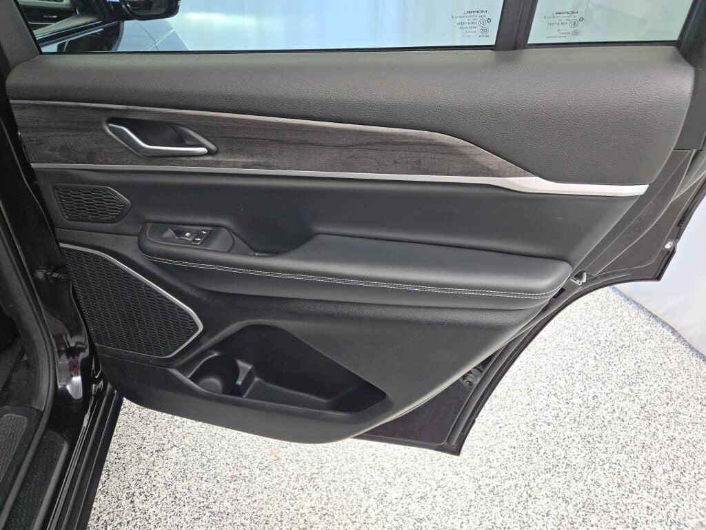 used 2022 Jeep Grand Cherokee L car, priced at $28,099