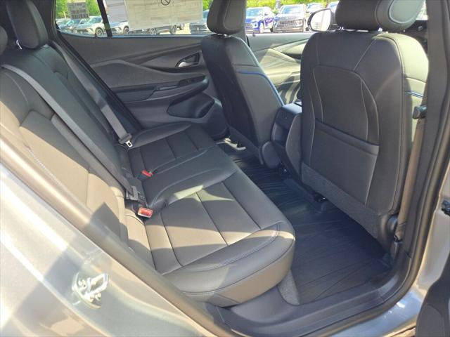 new 2025 Buick Envista car, priced at $29,035
