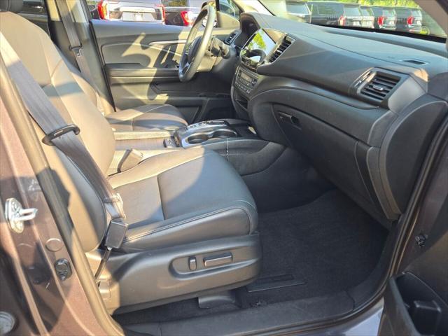 used 2022 Honda Pilot car, priced at $30,734