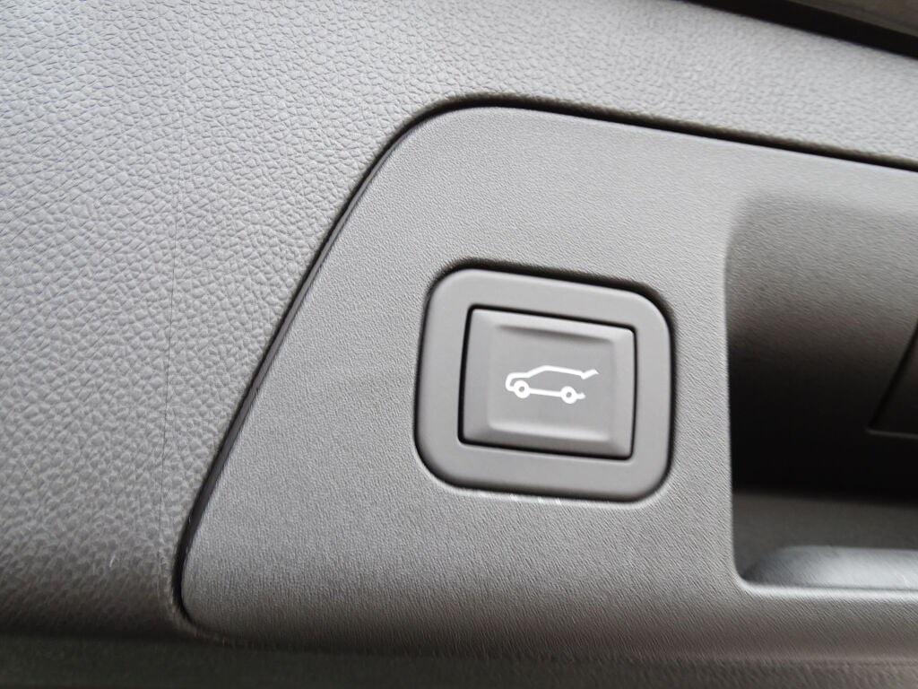 new 2025 Buick Envision car, priced at $40,361