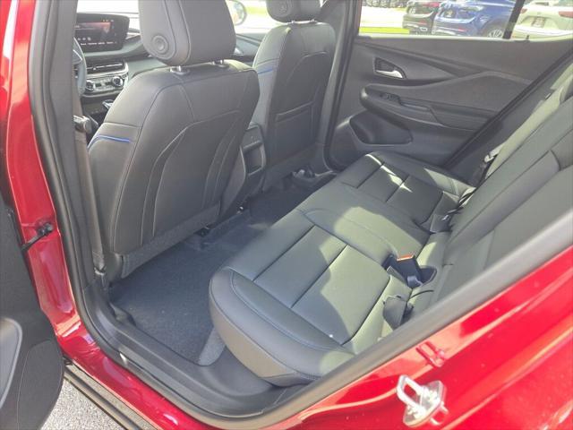 new 2025 Buick Envista car, priced at $30,145