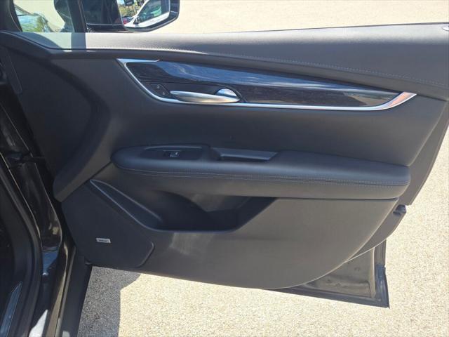 used 2022 Cadillac XT5 car, priced at $32,990
