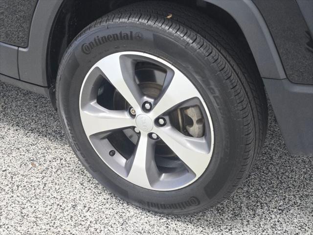 used 2021 Jeep Cherokee car, priced at $21,969