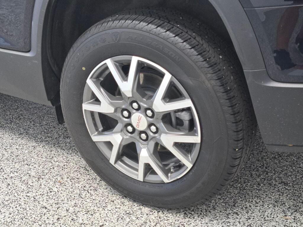 used 2022 GMC Acadia car, priced at $25,618