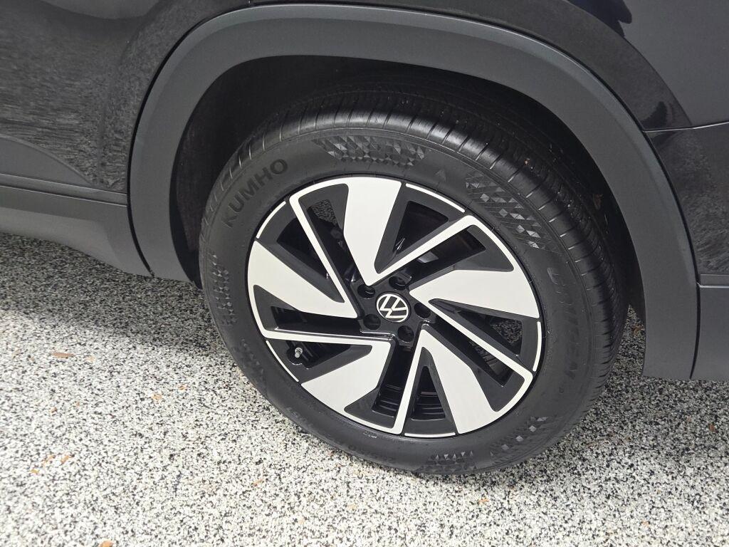 used 2024 Volkswagen Atlas car, priced at $29,999