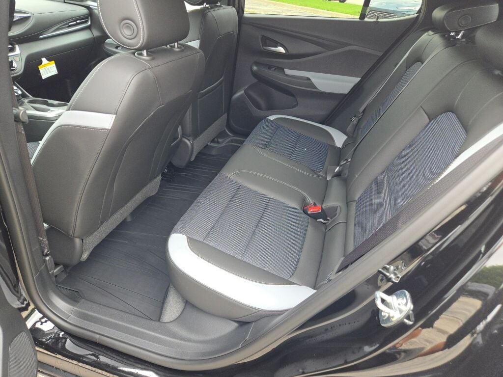 new 2025 Buick Envista car, priced at $26,516