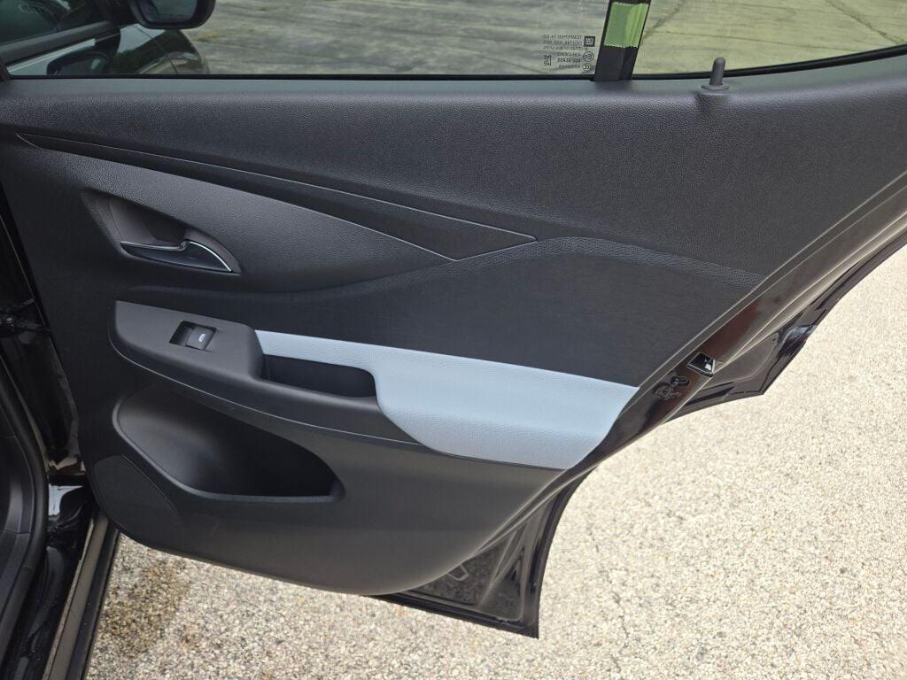 new 2025 Buick Envista car, priced at $26,516