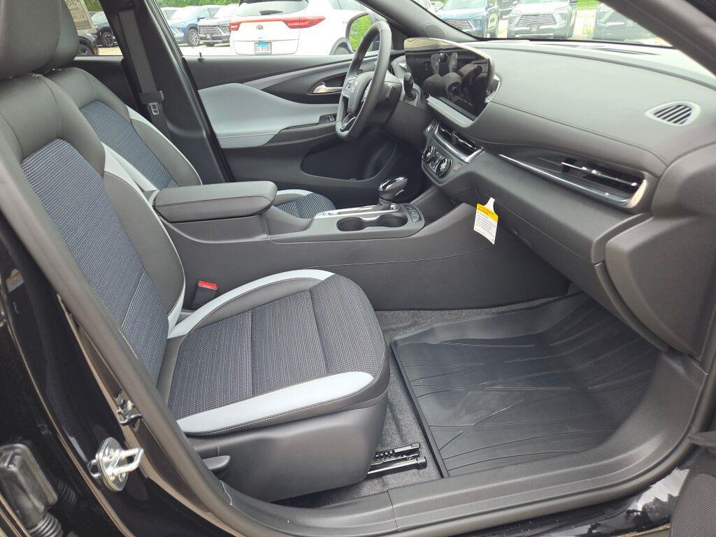 new 2025 Buick Envista car, priced at $26,516