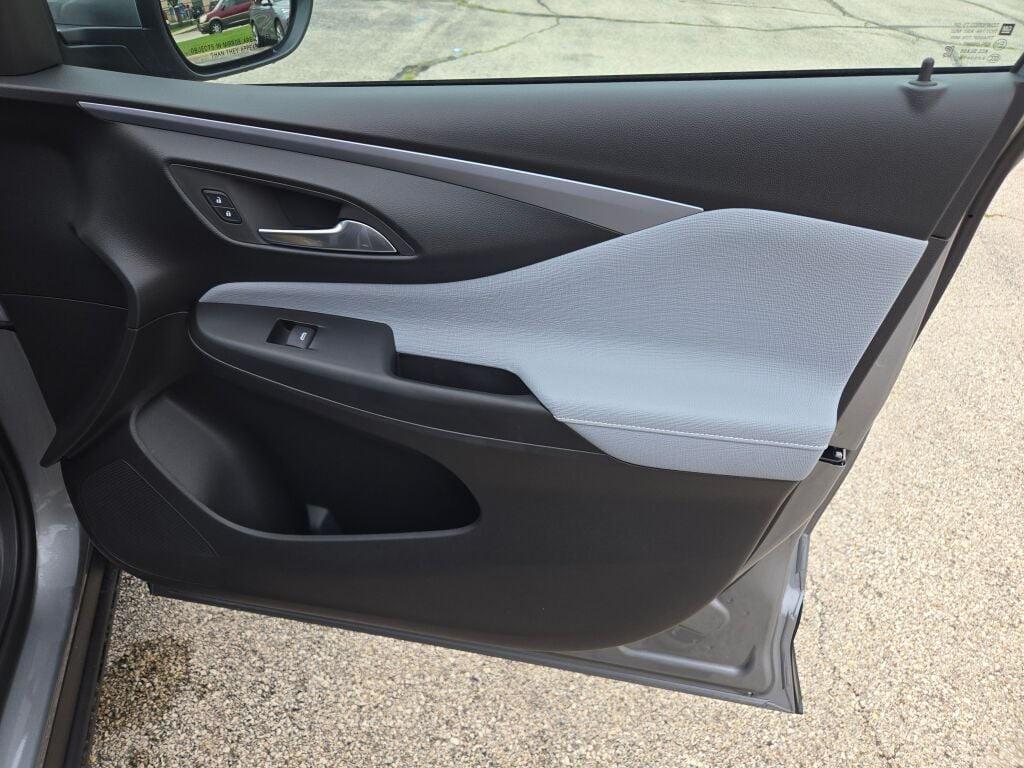 new 2025 Buick Envista car, priced at $23,497