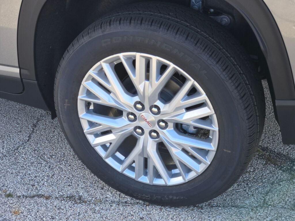 new 2026 GMC Acadia car, priced at $49,358