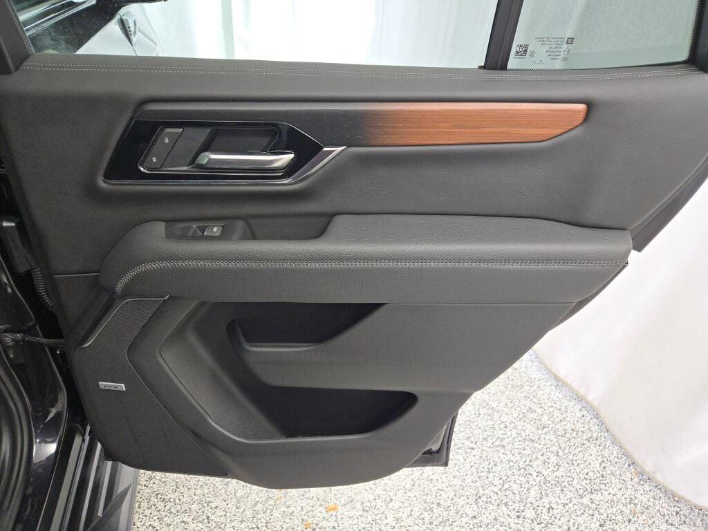used 2025 GMC Yukon car, priced at $76,998