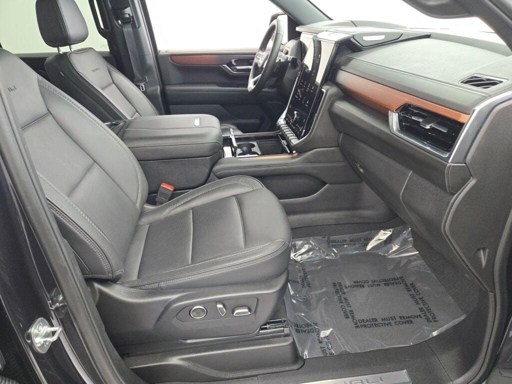 used 2025 GMC Yukon car, priced at $76,998