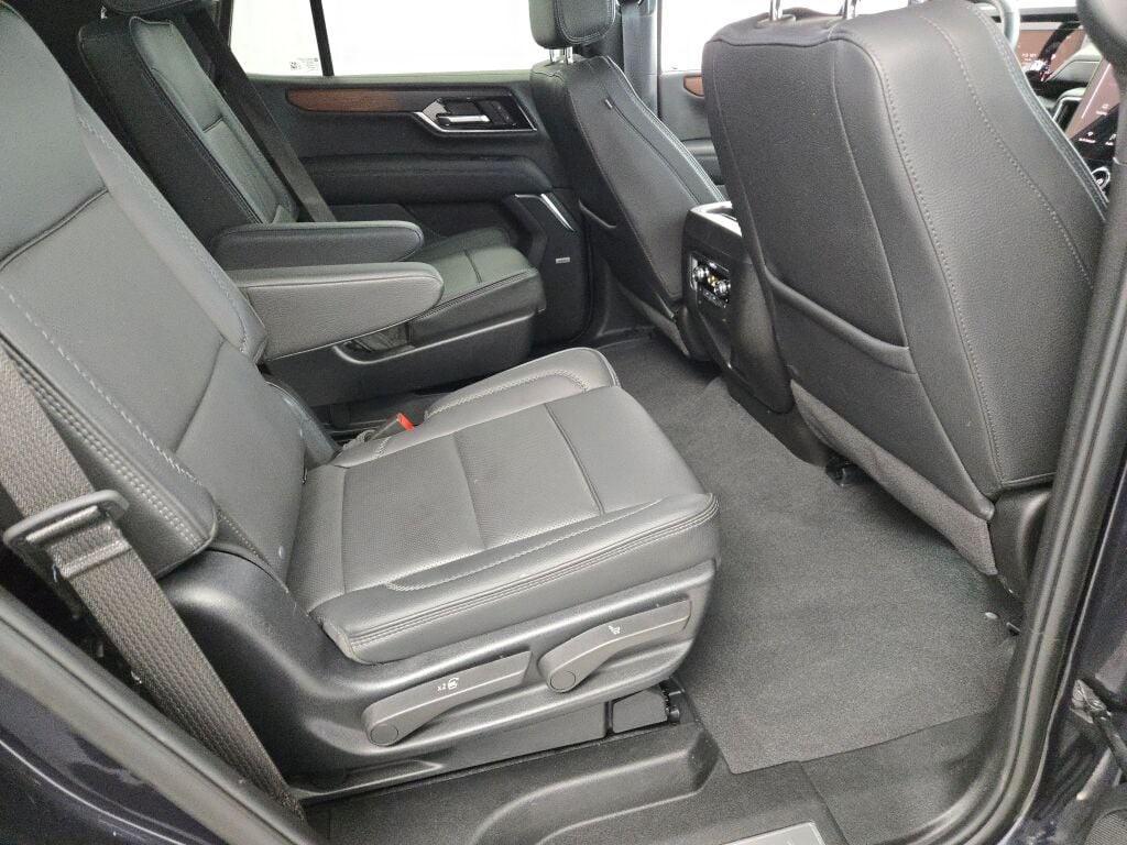 used 2025 GMC Yukon car, priced at $76,998