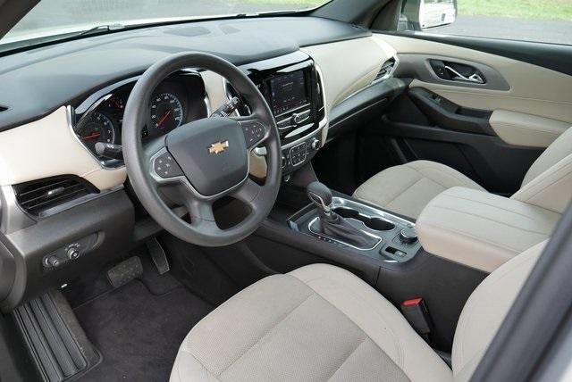 used 2022 Chevrolet Traverse car, priced at $25,196