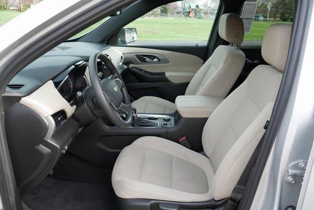 used 2022 Chevrolet Traverse car, priced at $25,196