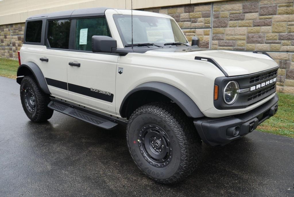 new 2025 Ford Bronco car, priced at $55,500