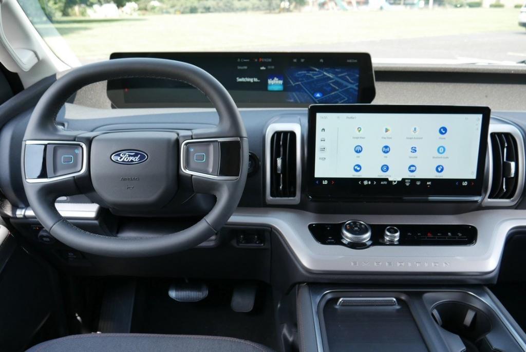 new 2025 Ford Expedition Max car, priced at $67,469