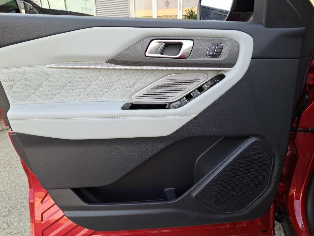 new 2025 Ford Explorer car, priced at $55,297