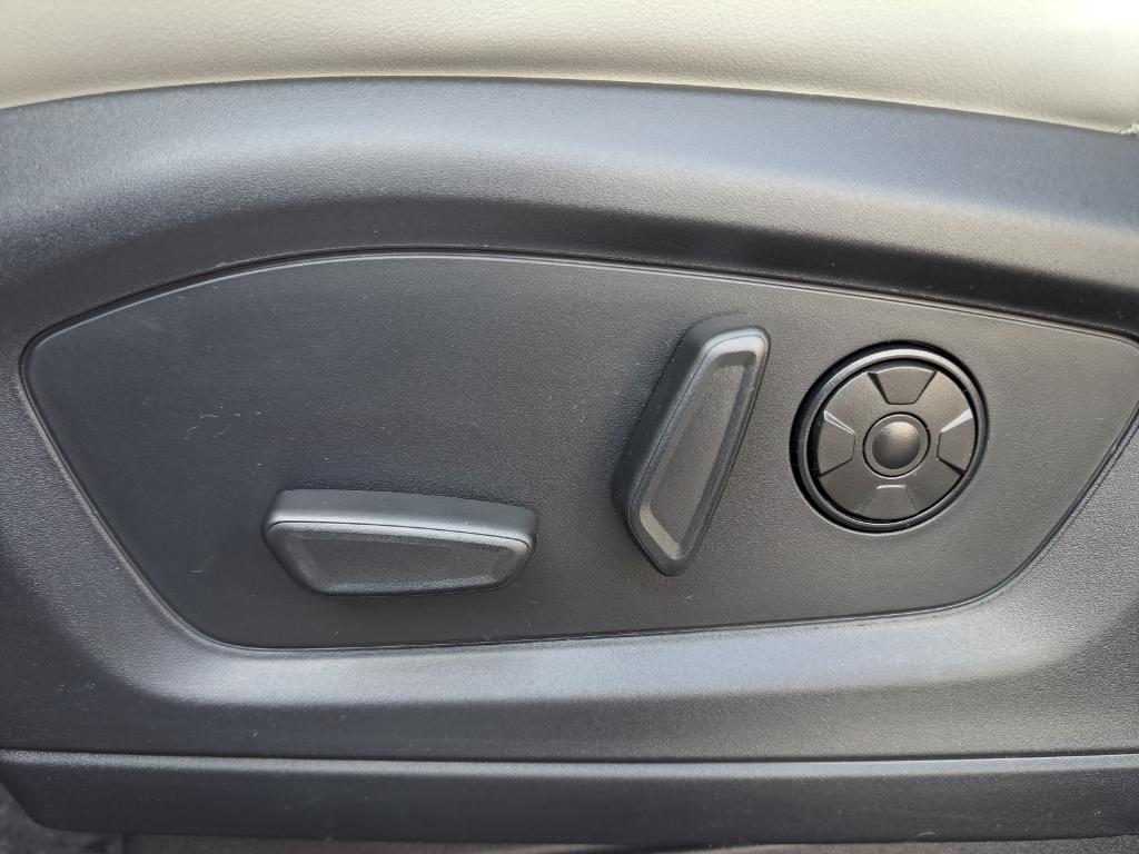 new 2025 Ford Explorer car, priced at $55,297