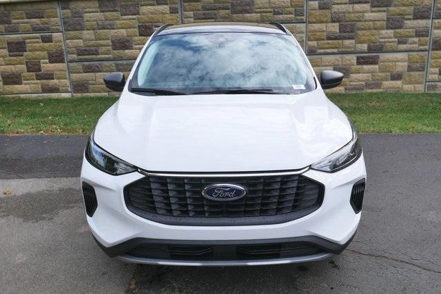 new 2025 Ford Escape car, priced at $28,999