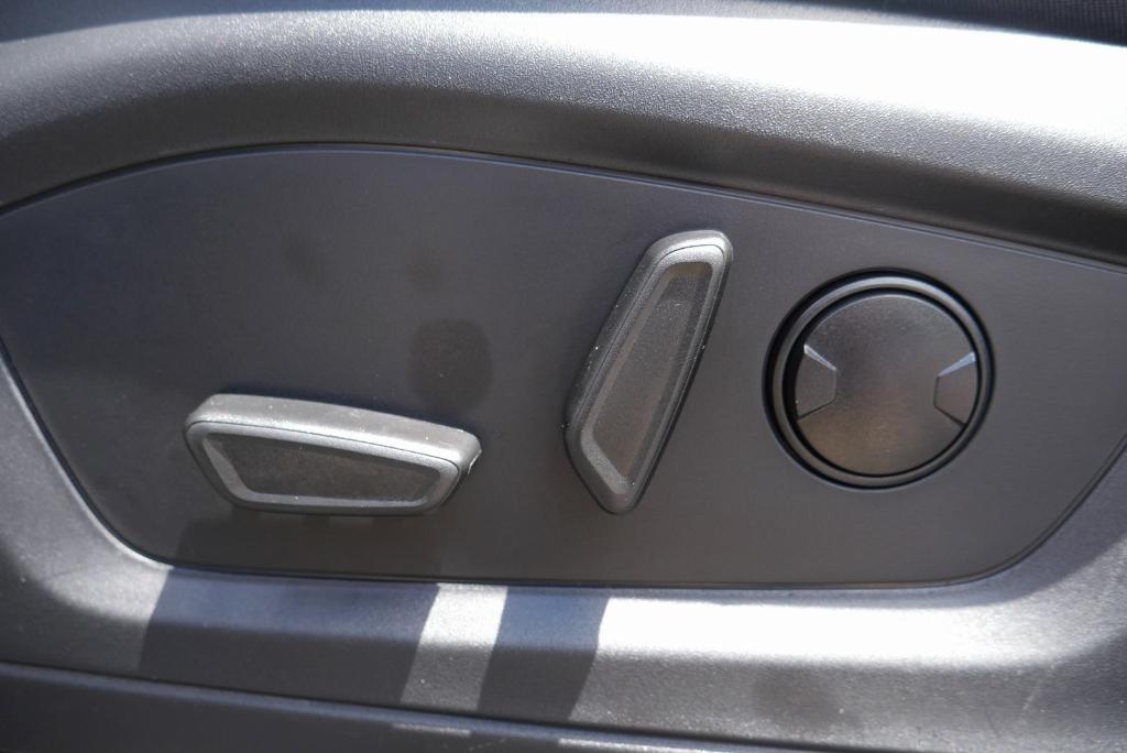 new 2025 Ford Explorer car, priced at $39,793