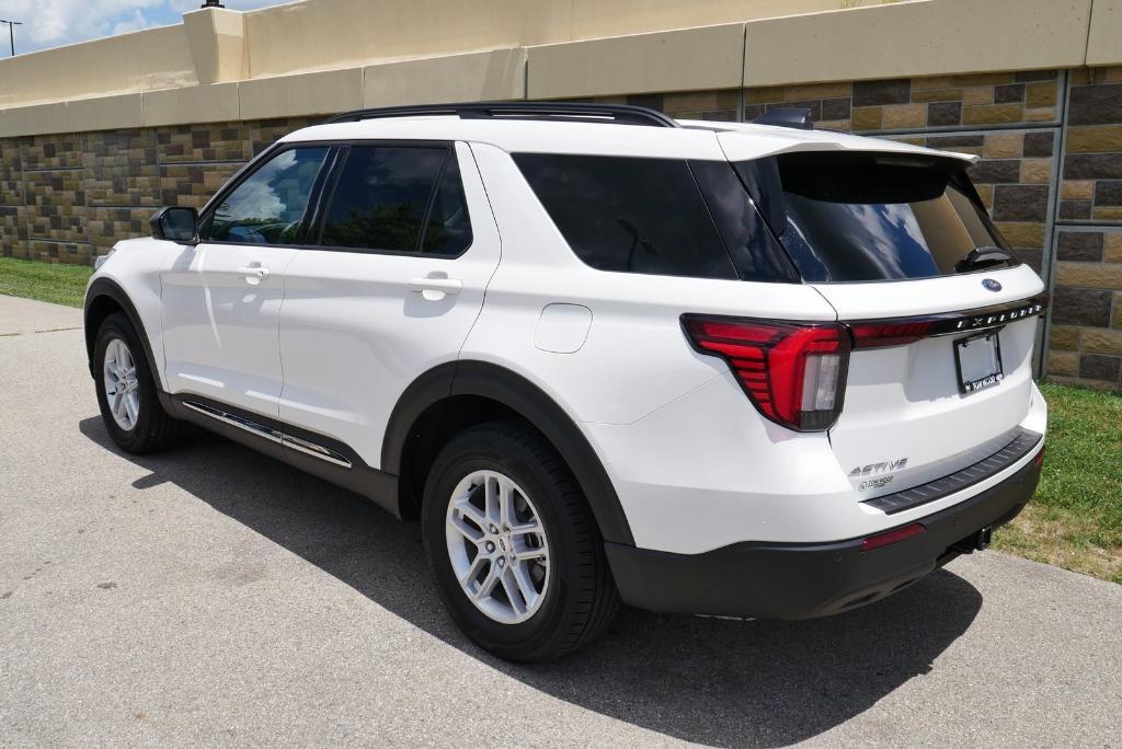 new 2025 Ford Explorer car, priced at $39,793